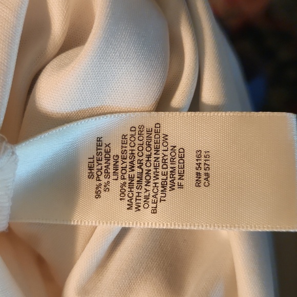 Women's s/s dress, with cream lining,  gold zipper back. - Picture 7 of 7